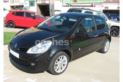 Renault Clio 1.2 16v Authentique 3 p. en Madrid