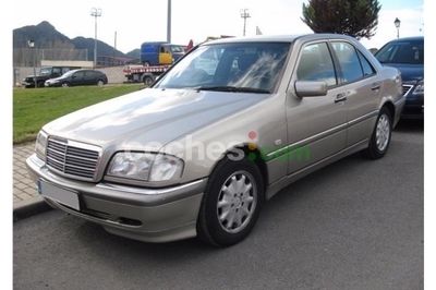 Mercedes Clase C C 180 4 p. en Madrid
