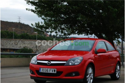 Opel Astra Gtc 1.9cdti Sport 3 p. en Barcelona
